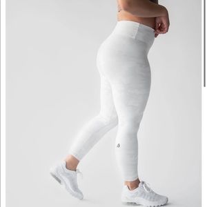 P’tula stealth legging - white camo